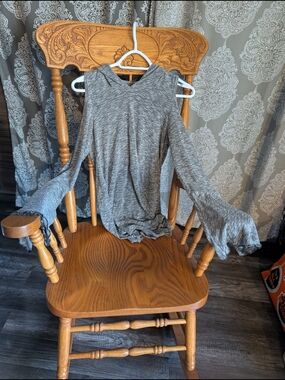 Women's Gray Cold-Shoulder Hooded Top